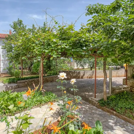 Apartment Daria-2 By Interhome Porec
