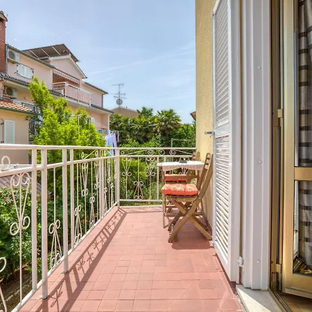 Apartment Daria-2 By Interhome